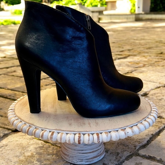 Jessica Simpson Black Leather Ankle Boots MINAS SIZE 10 SEXY & NWOB - Picture 3 of 9